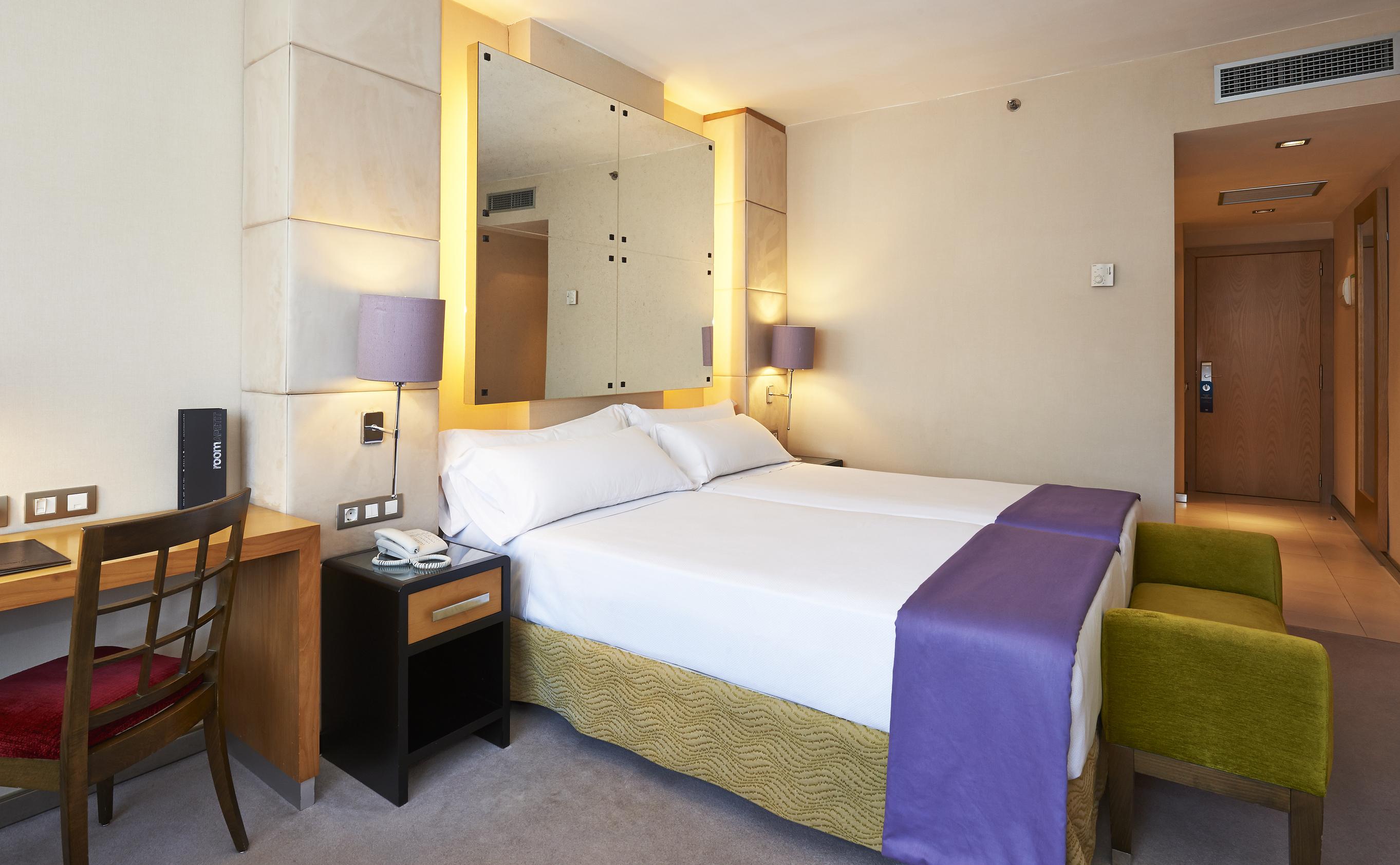 Hesperia Barcelona Presidente Hotel Luaran gambar