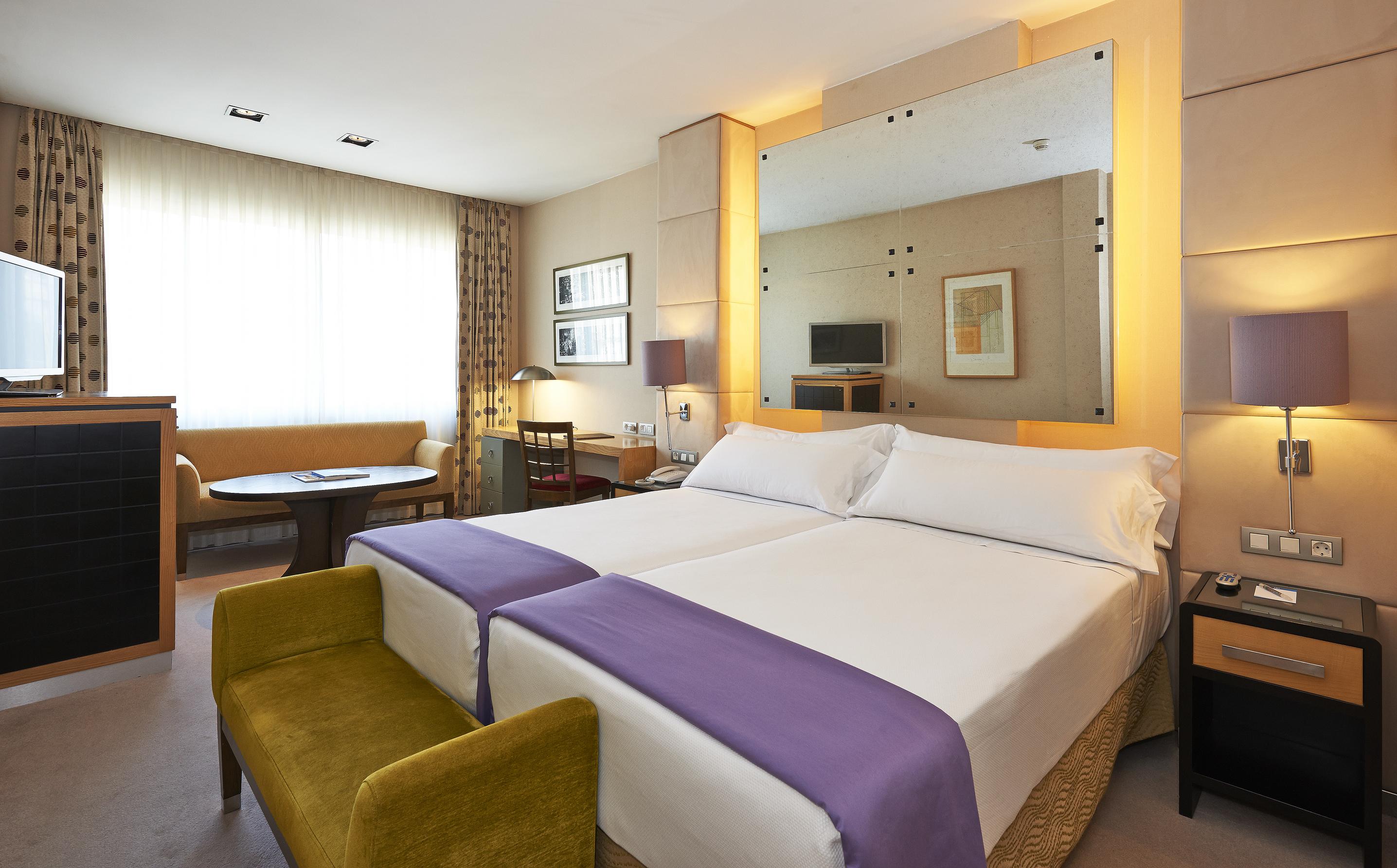 Hesperia Barcelona Presidente Hotel Luaran gambar