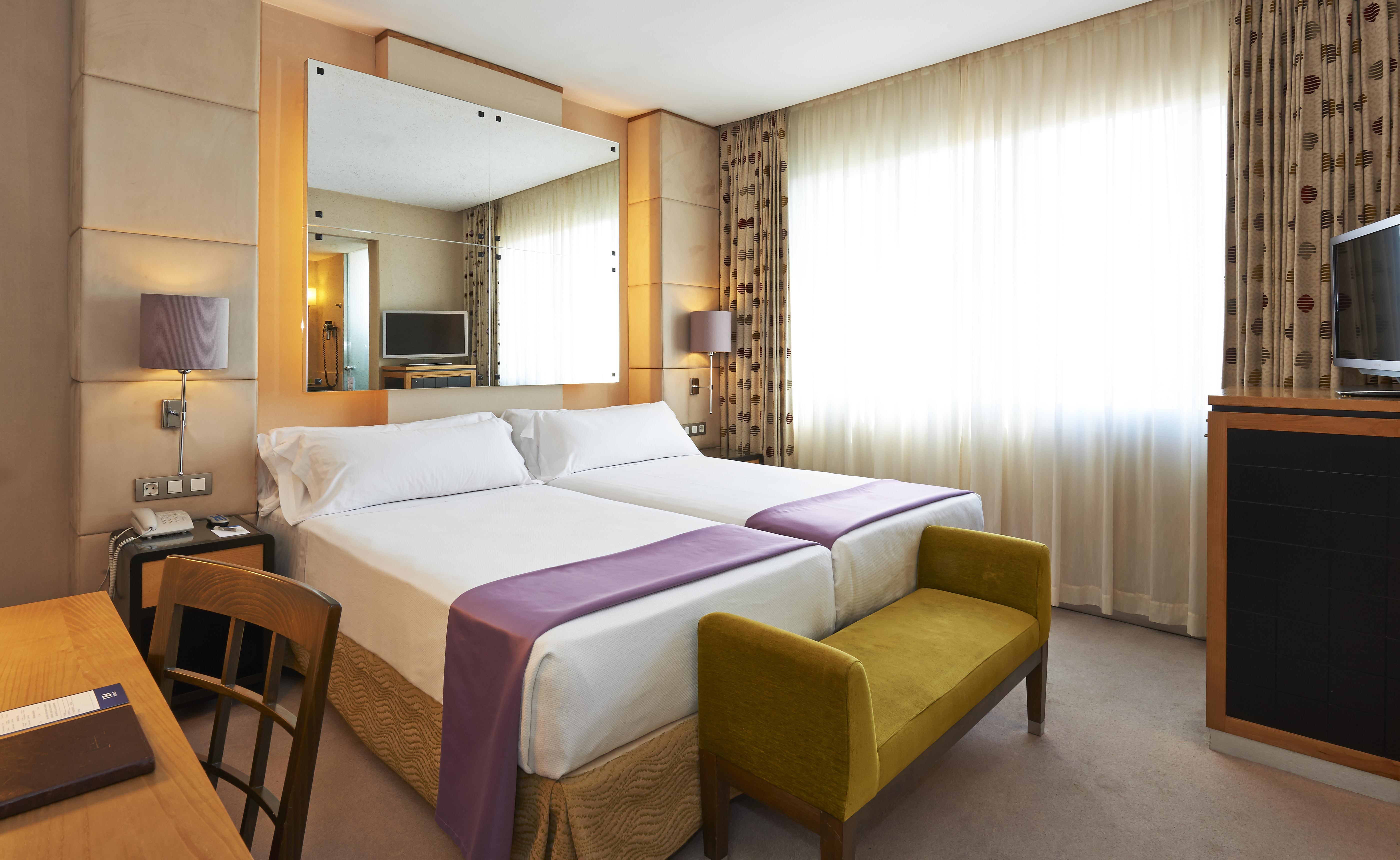 Hesperia Barcelona Presidente Hotel Luaran gambar