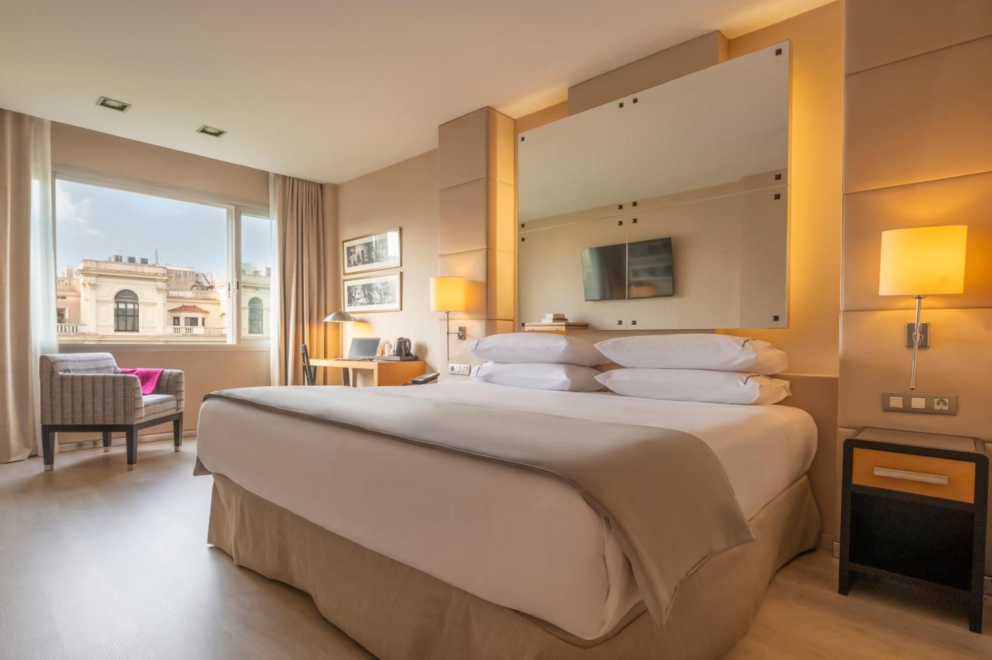 Hesperia Barcelona Presidente Hotel Luaran gambar