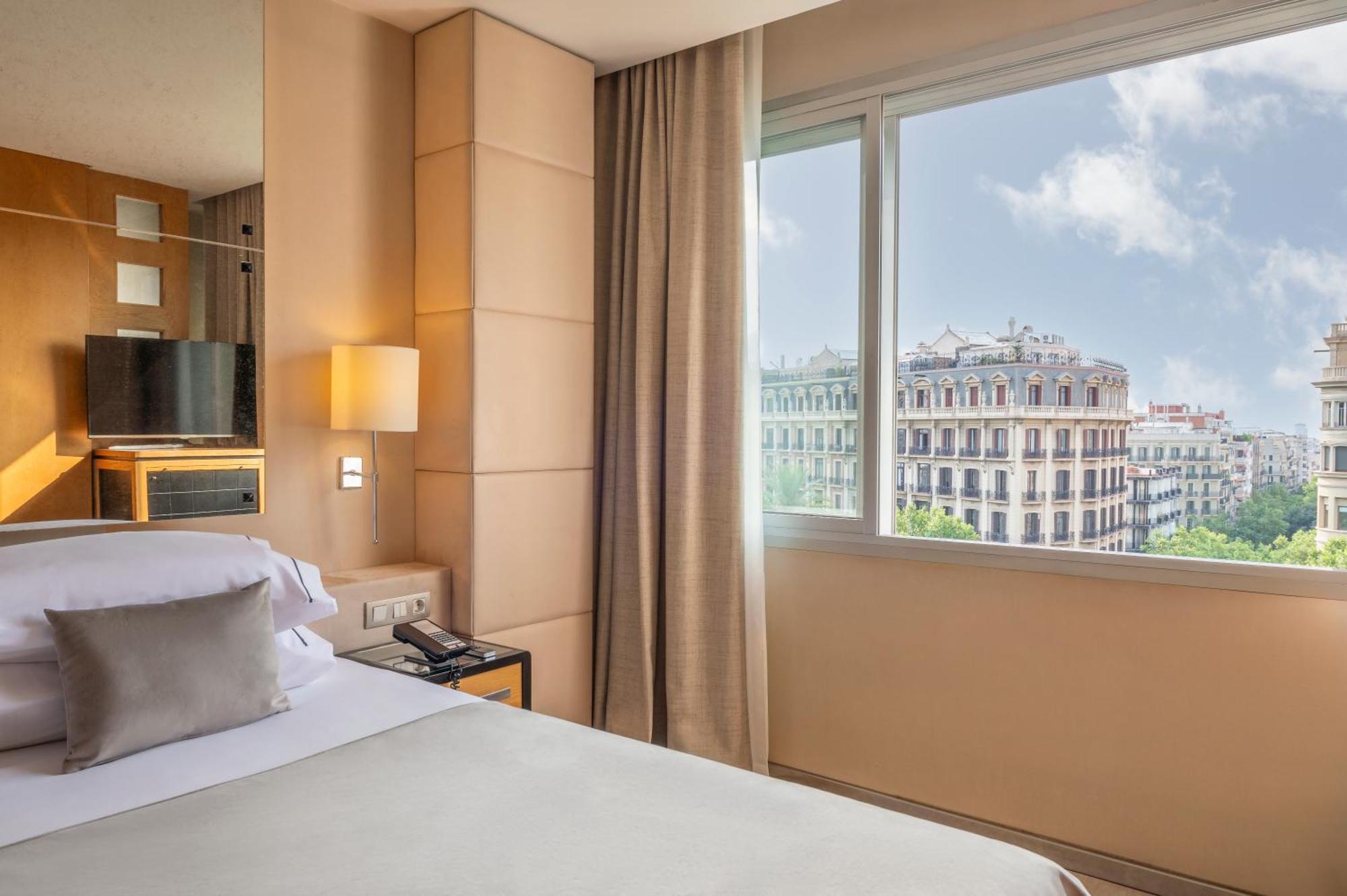 Hesperia Barcelona Presidente Hotel Luaran gambar