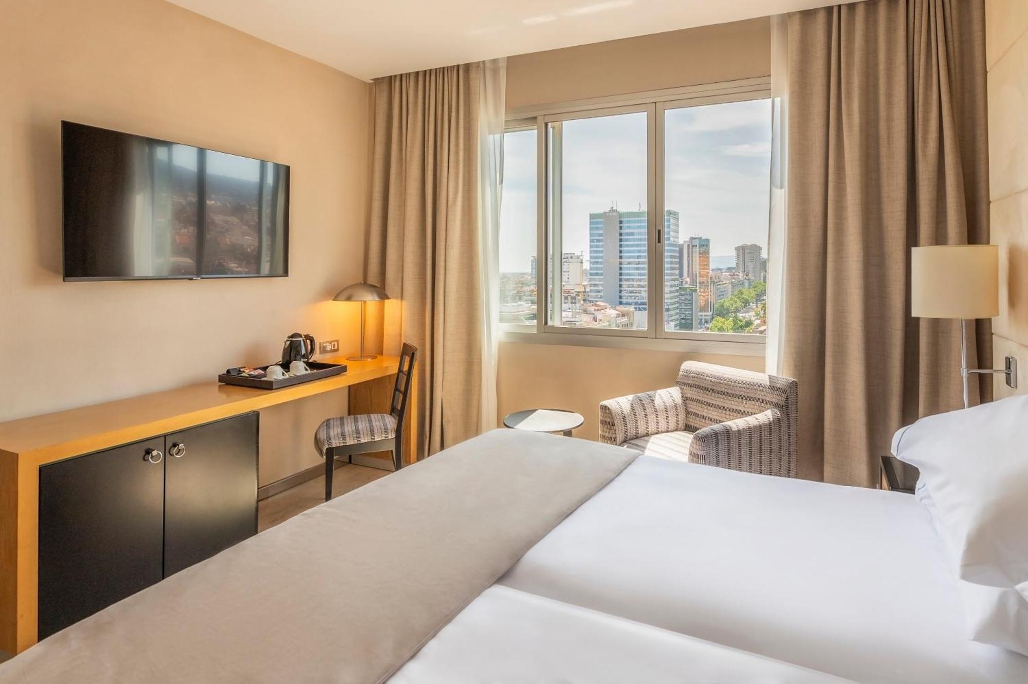 Hesperia Barcelona Presidente Hotel Luaran gambar