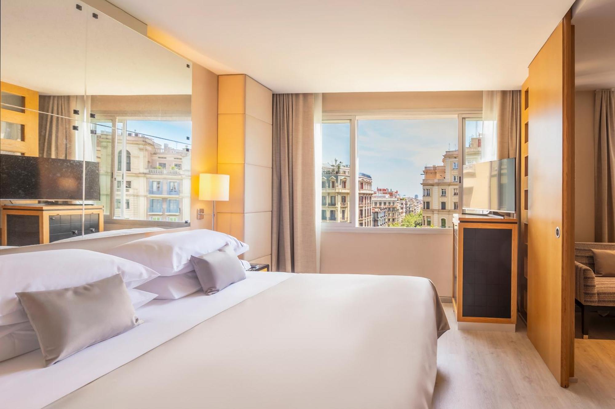 Hesperia Barcelona Presidente Hotel Luaran gambar