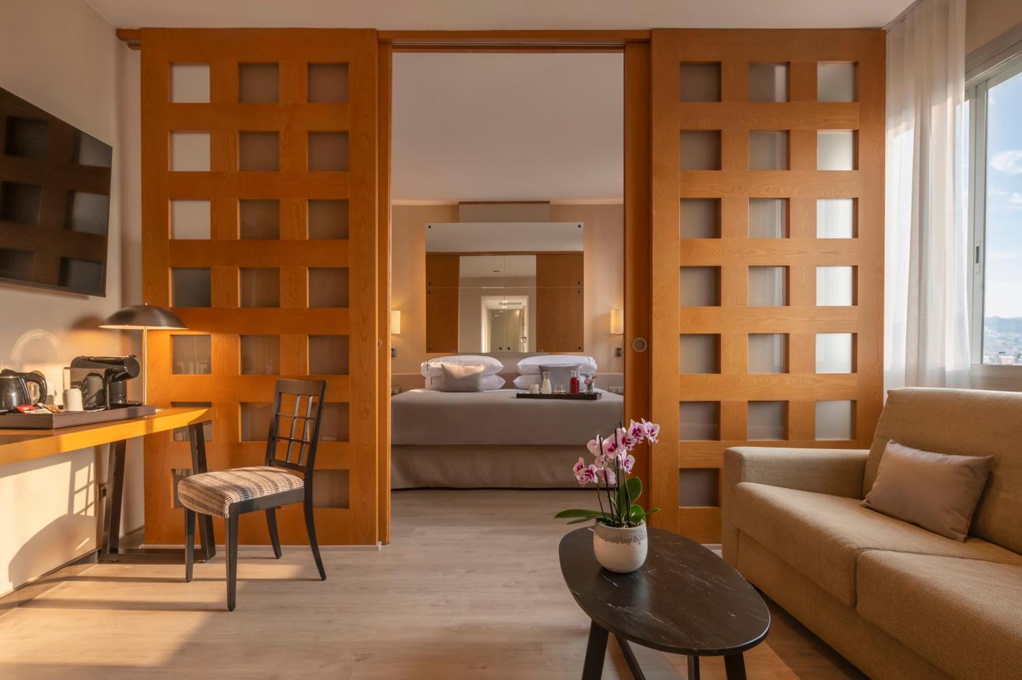 Hesperia Barcelona Presidente Hotel Luaran gambar