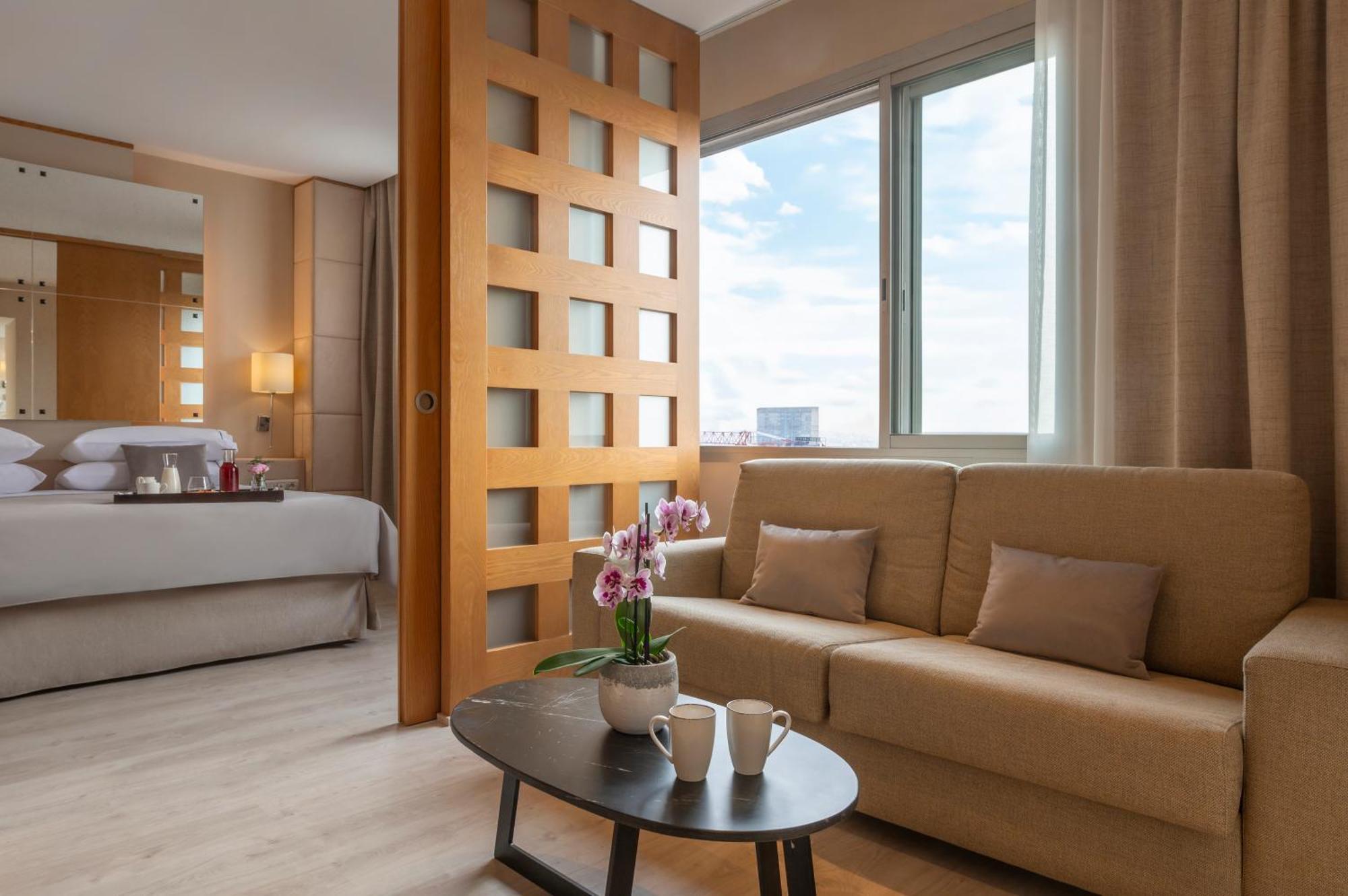 Hesperia Barcelona Presidente Hotel Luaran gambar