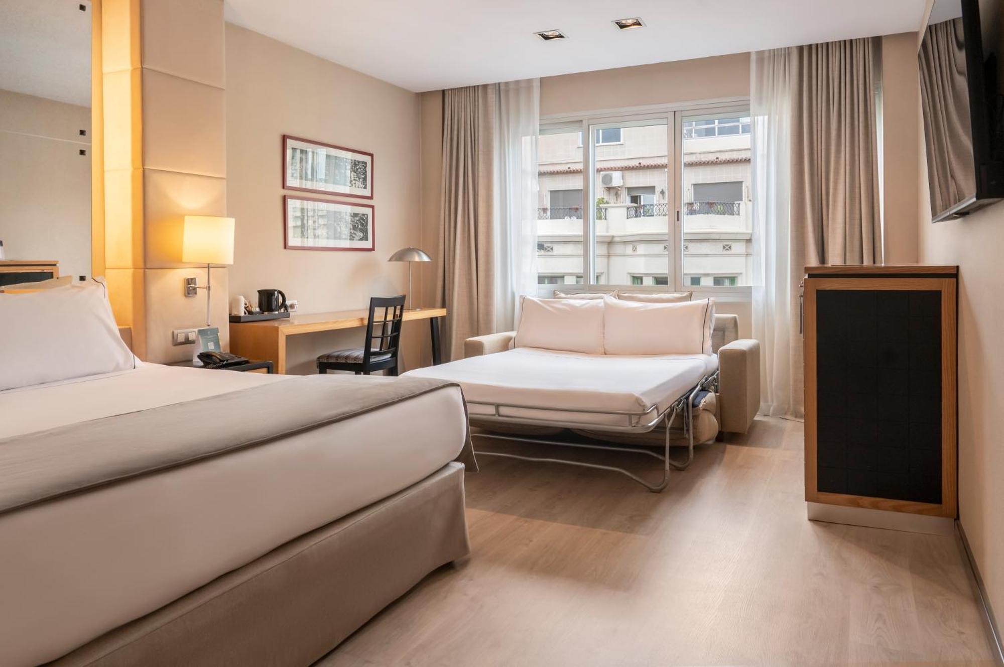 Hesperia Barcelona Presidente Hotel Luaran gambar
