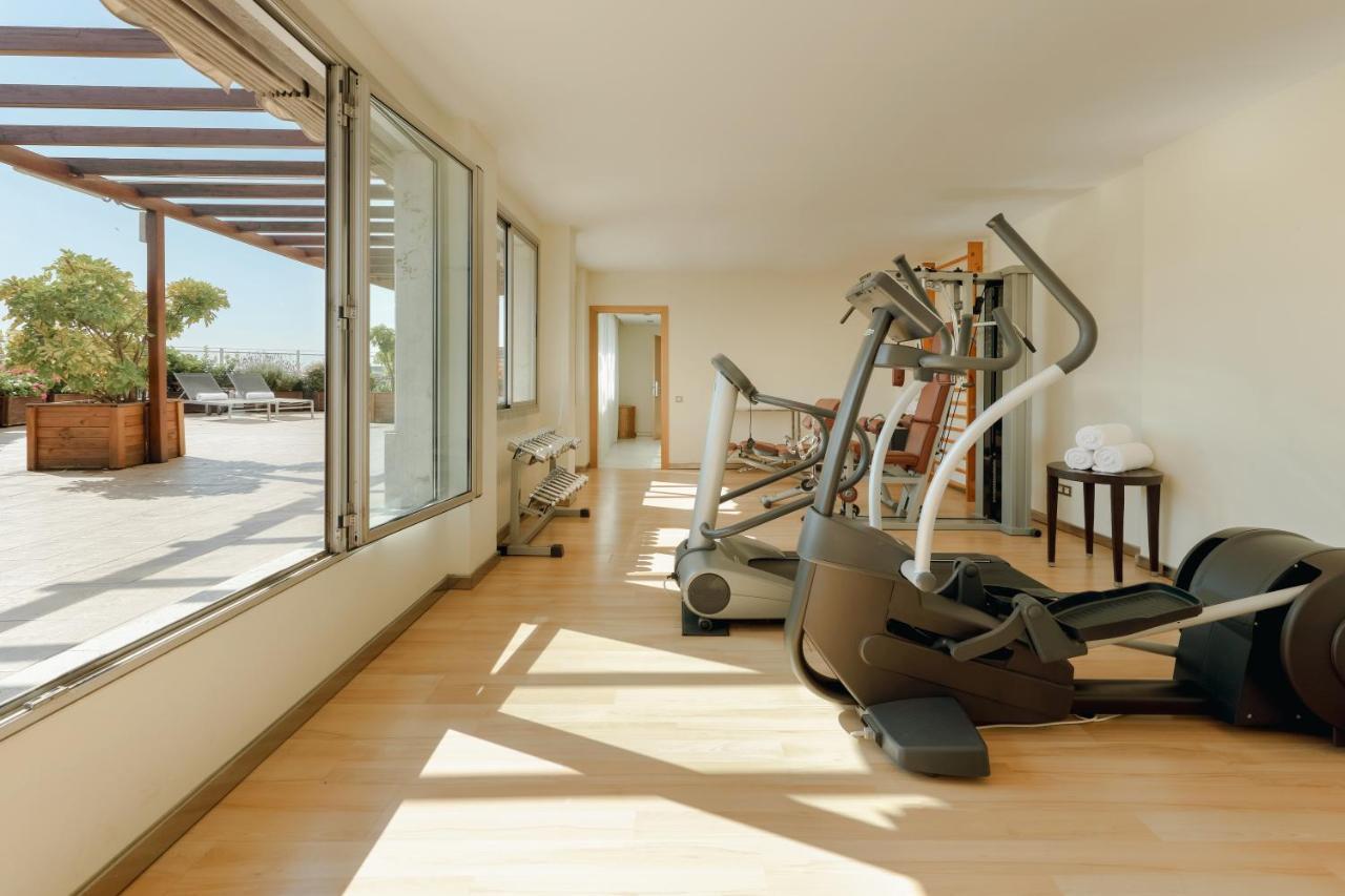 Hesperia Barcelona Presidente Hotel Luaran gambar
