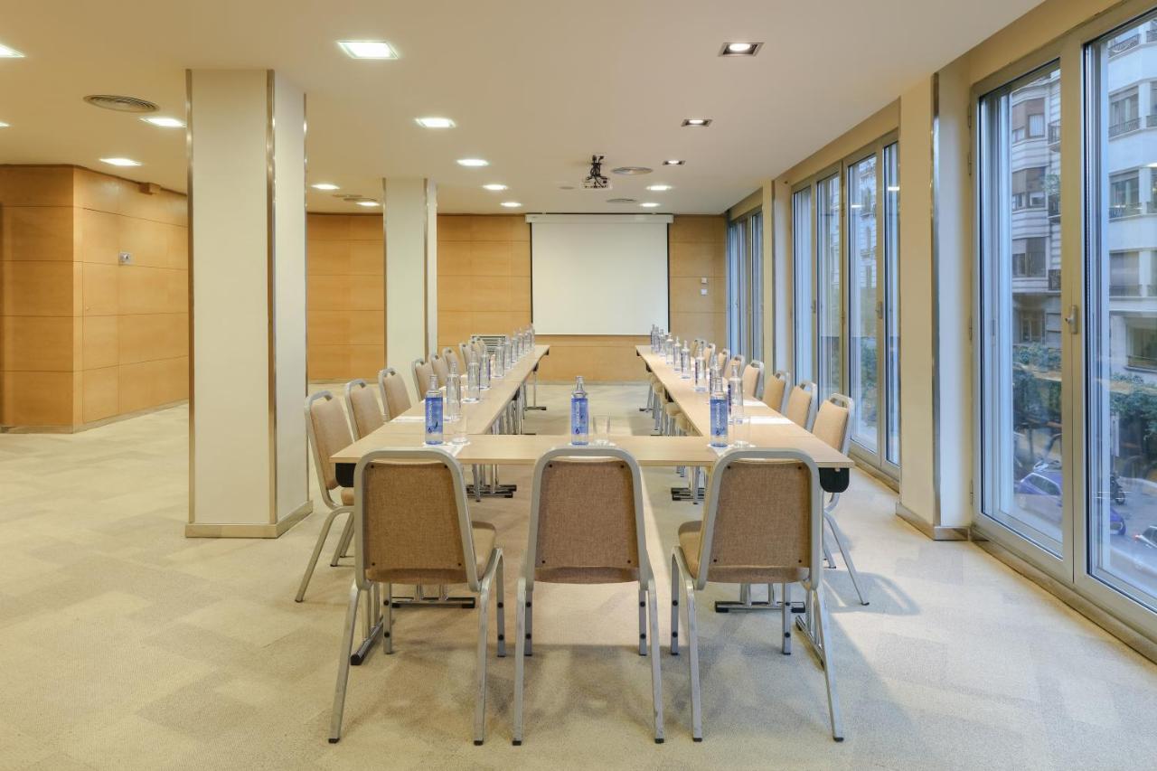 Hesperia Barcelona Presidente Hotel Luaran gambar