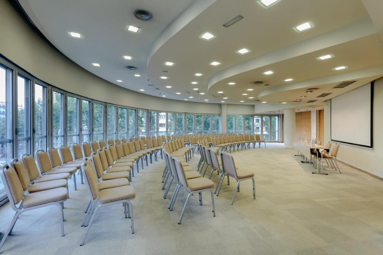 Hesperia Barcelona Presidente Hotel Luaran gambar